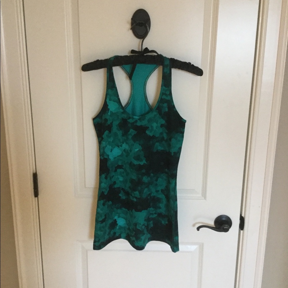 Lululemon athletic top